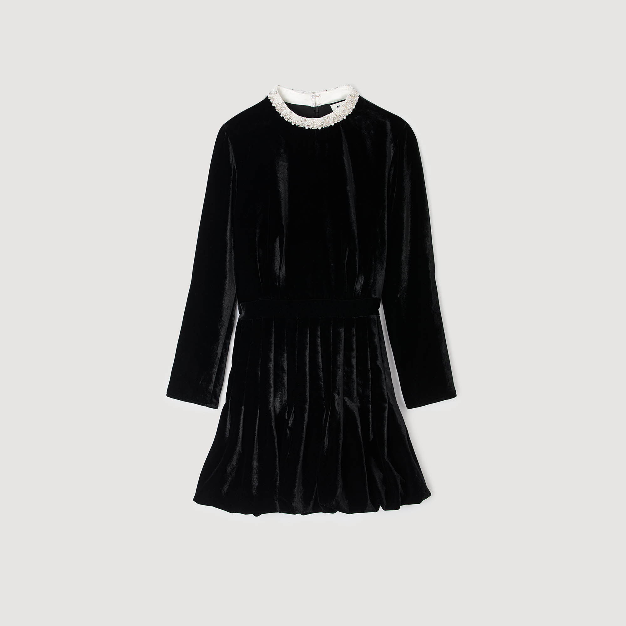 Vestido mini de terciopelo con cuentas