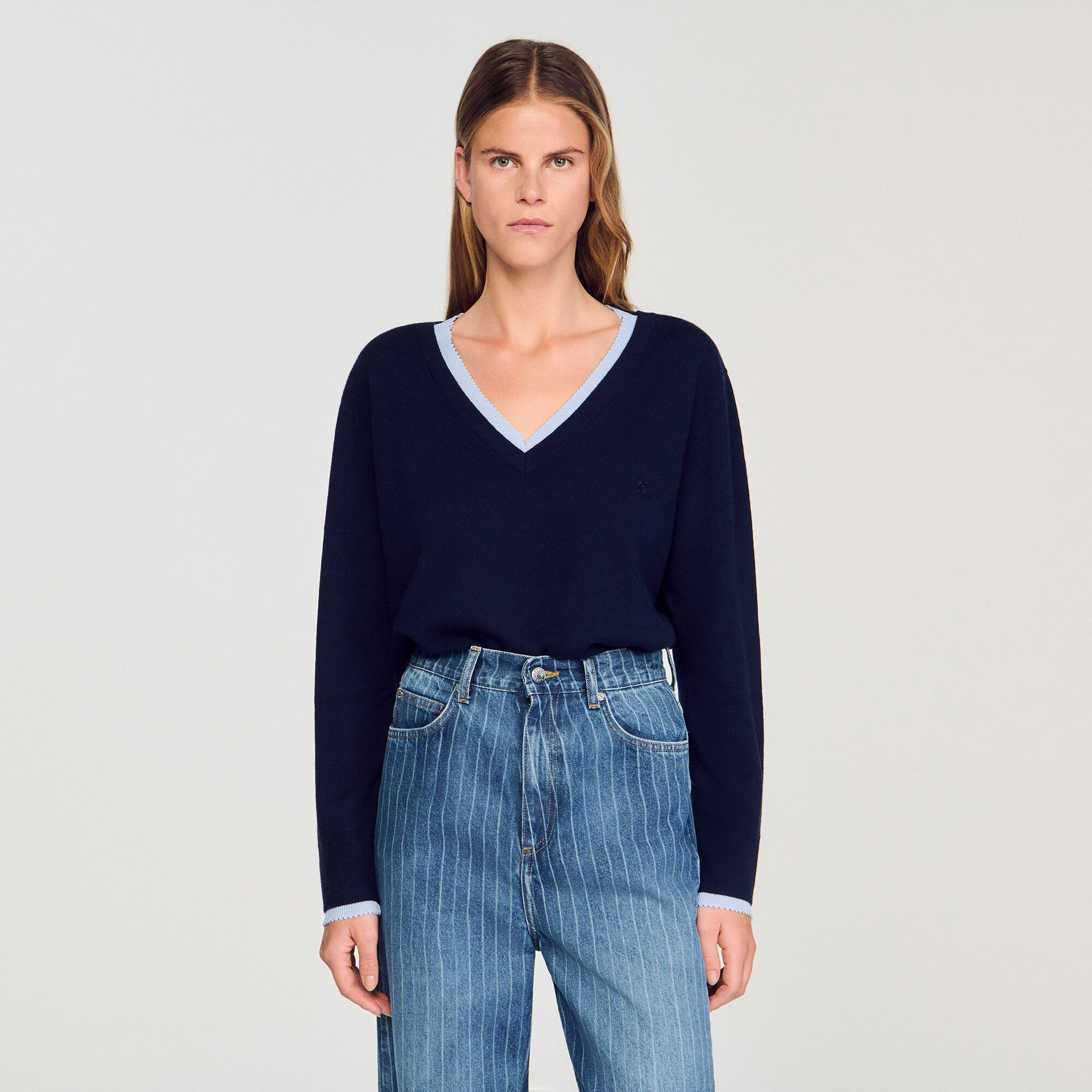 Sweater de lana y cashmere con cuello en V